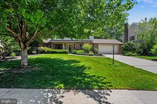 1204 Fleetwood Dr, Carlisle, PA 17013 - Photo 2