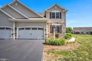 427 Carmella Dr, Mechanicsburg, PA 17050 - Photo 2