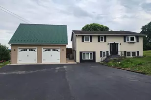 108 Willow Dr, Shippensburg, PA 17257 - Photo 2