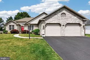 2160 Merrimac Ave, Mechanicsburg, PA 17055 - Photo 1