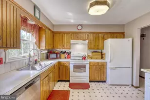 1917 Douglas Dr, Carlisle, PA 17013 - Photo 8
