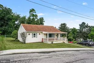 18 Holly St, Mount Holly Springs, PA 17065 - Photo 2