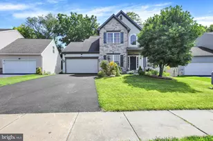 23 Hamlet Cir, Mechanicsburg, PA 17050 - Photo 2