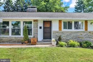15 Center Dr, Camp Hill, PA 17011 - Photo 2