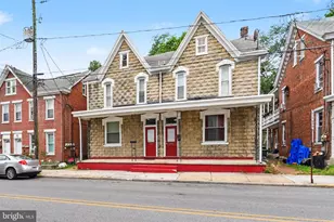 326 N College St, Carlisle, PA 17013 - Photo 2