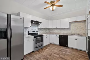 115 E Locust St, Mechanicsburg, PA 17055 - Photo 8