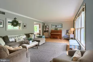 1700 Fairmont Dr, Mechanicsburg, PA 17055 - Photo 6