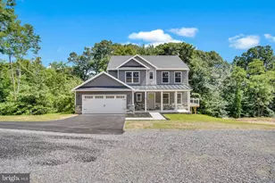 591 Belle Vista Dr, Enola, PA 17025 - Photo 2