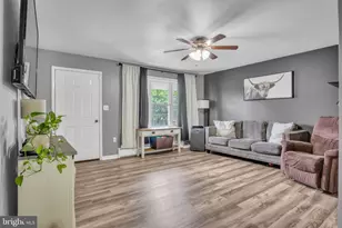 28 Mountain St, Mount Holly Springs, PA 17065 - Photo 4