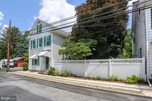 9 S Washington St, Mechanicsburg, PA 17055 - Photo 4