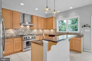 1642 Lowell Ln, New Cumberland, PA 17070 - Photo 6
