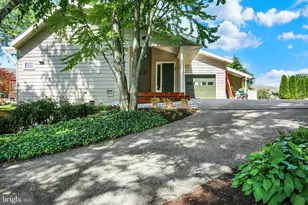 10 Douglas Ct, Carlisle, PA 17013 - Photo 2