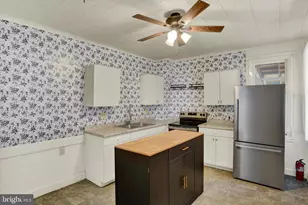 139 N East St, Carlisle, PA 17013 - Photo 8