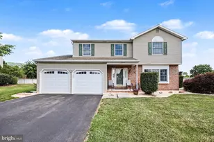 9 Blue Spruce Dr, Enola, PA 17025 - Photo 1