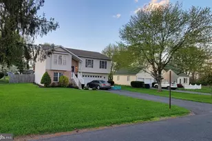 904 Nixon Dr, Mechanicsburg, PA 17055 - Photo 2