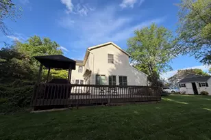 5269 Meadowbrook Dr, Mechanicsburg, PA 17050 - Photo 2