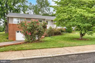 800 Redwood Dr, Carlisle, PA 17013 - Photo 2