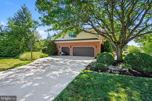 1773 Meadow Dr S, Mechanicsburg, PA 17055 - Photo 4