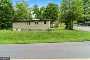 200 Creekside Dr, Enola, PA 17025 - Photo 2
