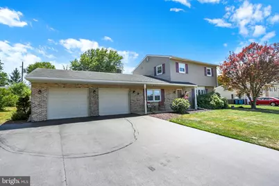 909 Wakefield Avenue, Mechanicsburg, PA 17055 - Photo 2