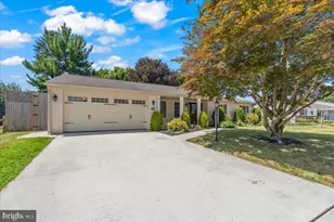 702 Robert St, Mechanicsburg, PA 17055 - Photo 2