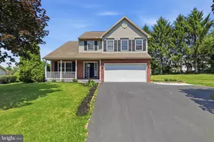 2 Forgedale Dr, Carlisle, PA 17015 - Photo 2