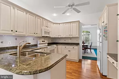 536 Bridgeview Drive, Lemoyne, PA 17043 - Photo 6