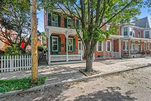 215 Walnut St, Carlisle, PA 17013 - Photo 2