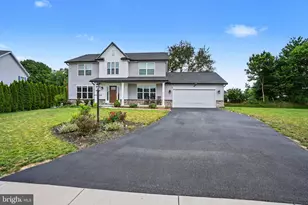 23 Essex Dr, Carlisle, PA 17015 - Photo 1