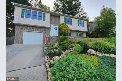 11 Independence Drive, Mount Holly Springs, PA 17065 - Photo 1