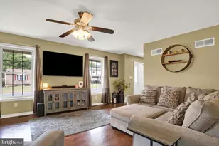 17 Pennsboro Dr, Enola, PA 17025 - Photo 8