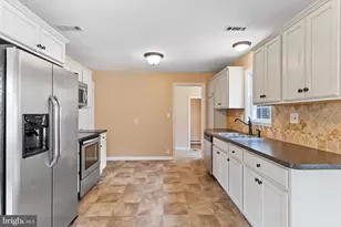 1704 Wyndham Rd, Camp Hill, PA 17011 - Photo 6