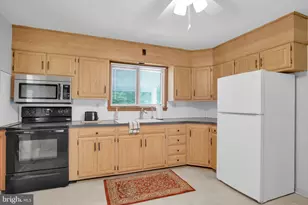 1003 Rockledge Dr, Carlisle, PA 17015 - Photo 10