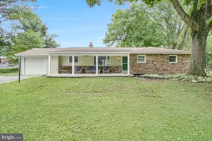 1003 Rockledge Dr, Carlisle, PA 17015 - Photo 2
