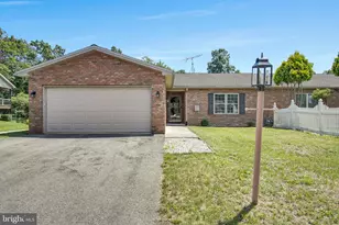 42 Ridge Ave, Carlisle, PA 17013 - Photo 2