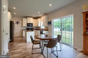 304 Lexington Ln, Shippensburg, PA 17257 - Photo 6