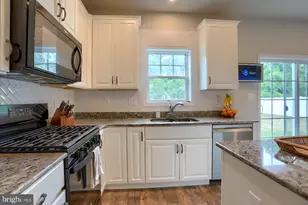 304 Lexington Ln, Shippensburg, PA 17257 - Photo 8