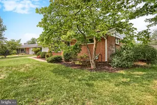 26 Amherst Dr, Camp Hill, PA 17011 - Photo 4
