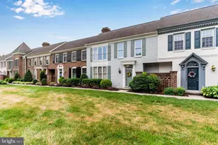 53 Devonshire Square, Mechanicsburg, PA 17050 - Photo 2