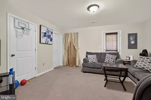 6421 Creekbend Dr, Mechanicsburg, PA 17050 - Photo 6