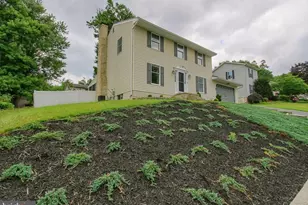 3 Liberty Dr, Mount Holly Springs, PA 17065 - Photo 2