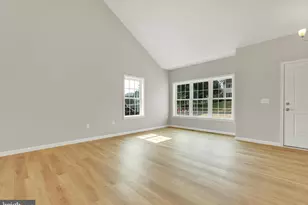 8 Lantern Ct, Carlisle, PA 17013 - Photo 2