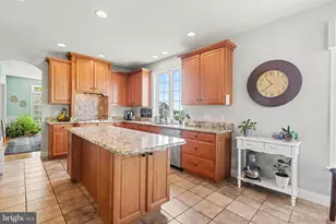 1095 Newbold Ln, Mechanicsburg, PA 17050 - Photo 4