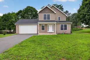 191 Greenview Dr, Carlisle, PA 17015 - Photo 1