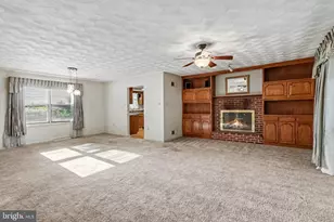 6 Strawberry Ln, Carlisle, PA 17013 - Photo 4