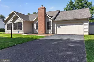530 Fairway Dr, Camp Hill, PA 17011 - Photo 2