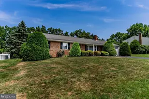 936 Emily Dr, Mechanicsburg, PA 17055 - Photo 4