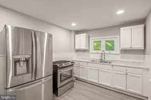 124 W Penn St, Carlisle, PA 17013 - Photo 4