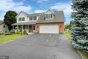 406 Freedom Dr, Shippensburg, PA 17257 - Photo 2