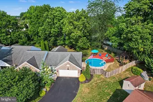 39 Greenspring Dr, Mechanicsburg, PA 17050 - Photo 2